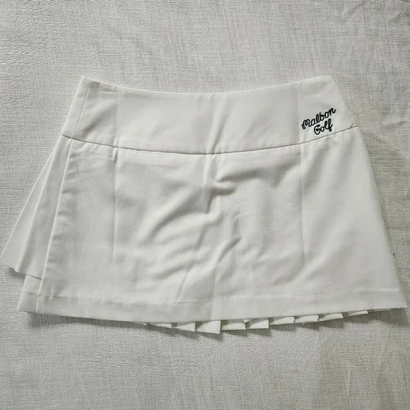 Malbon Golf White Pleated Logo Mini Skirt - Picture 3 of 8